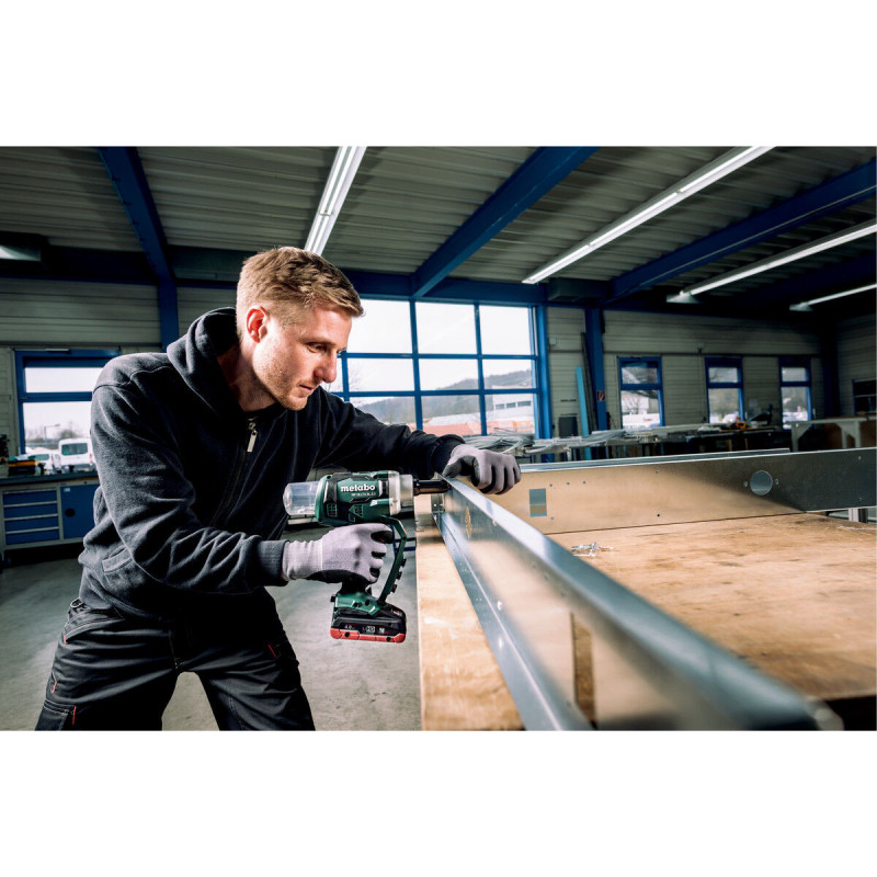 Parafusadeira elétrica Metabo NP 18 LTX